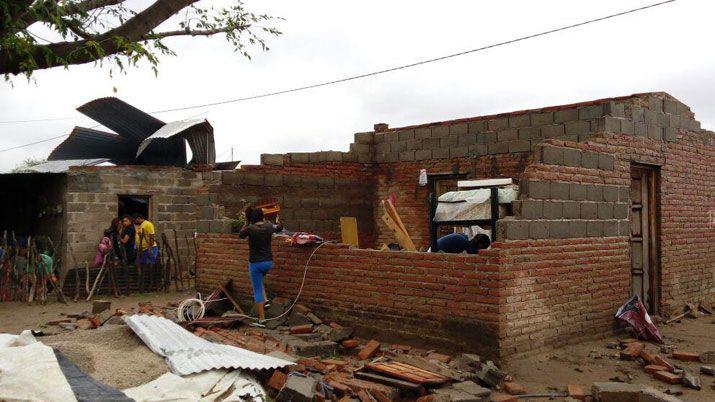 La Municipalidad de San Pedro de Guasayaacuten asistioacute a familias afectadas por las fuertes tormentas