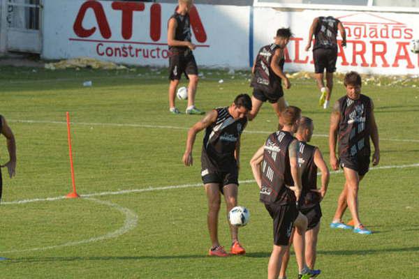 Central cayoacute ante Estudiantes