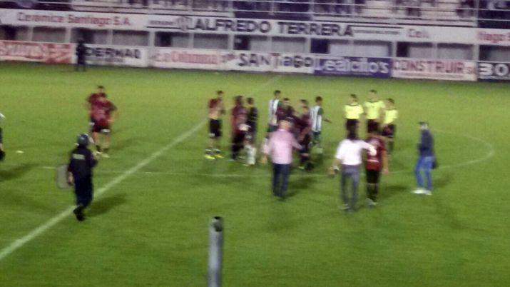 Central cayoacute ante Estudiantes