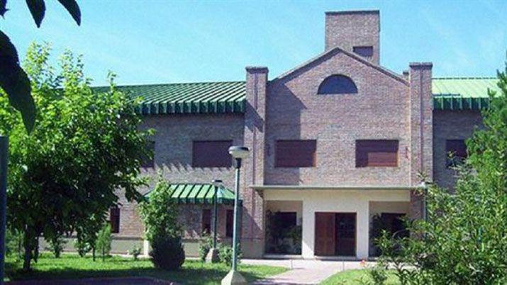 Detienen a dos curas por abuso de nintildeos sordomudos