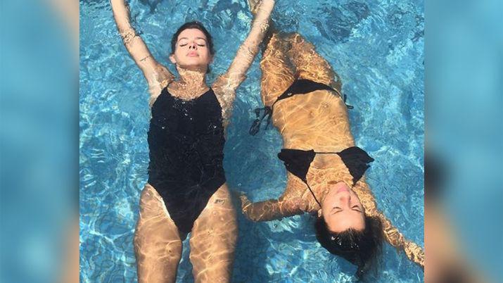 China Suaacuterez y Gime Accardi- feriado pileta y bikini