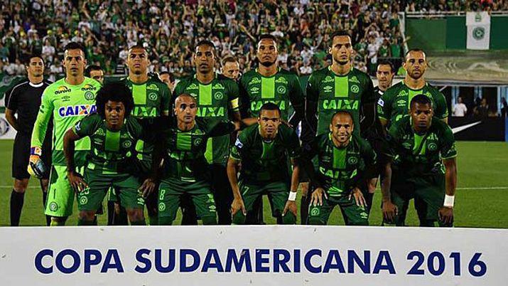 Suspenden la final de la Copa Sudamericana por accidente aeacutereo