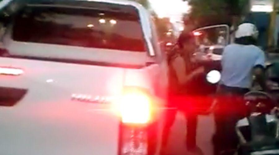 Video- Ex intendenta santiaguentildea agredioacute a un inspector de traacutensito
