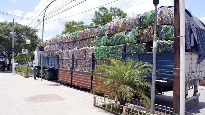 La comuna bandentildea envioacute a China maacutes de 5 M de botellas para reciclar
