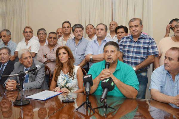 El Gobierno de la provincia otorgaraacute un bono de  fin de antildeo de  7000 que se pagaraacute en dos cuotas