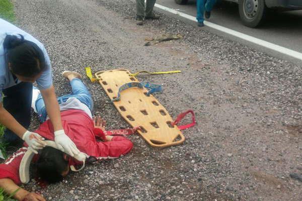 Gómez salió expulsado de su motocicleta la cual quedó completamente destruida