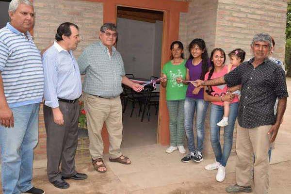Inauguraron viviendas sociales en Villa Jimeacutenez y en Los Morales