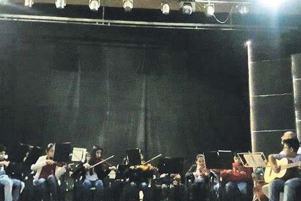 La Ciudad de Amistad presenta en sociedad su primer ensamble de instrumentos