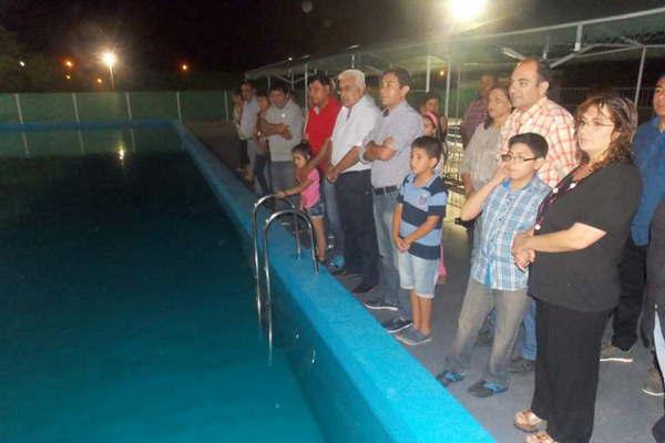 El Sindicato de Empleados de Comercio de La Banda inauguroacute su temporada de piletas