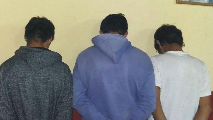 Tres joacutevenes detenidos tras robar bienes en Antildeatuya