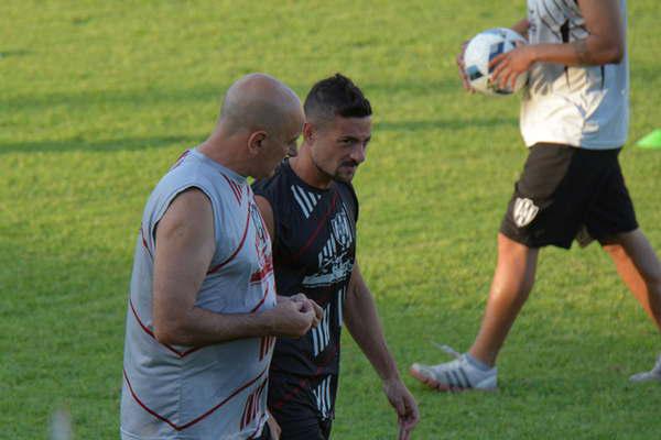 Central Coacuterdoba cayoacute por 2-0 ante Douglas Haig