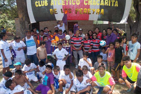 El Club Chacarita de  Los Pereyra celebroacute  sus 71 antildeos de vida 