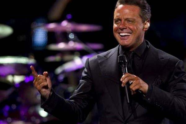 El cantante Luis Miguel envuelto en un escaacutendalo 