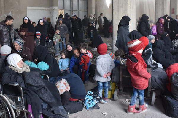 El 60-en-porciento- de los 31500 civiles que huyeron de Alepo son nintildeos