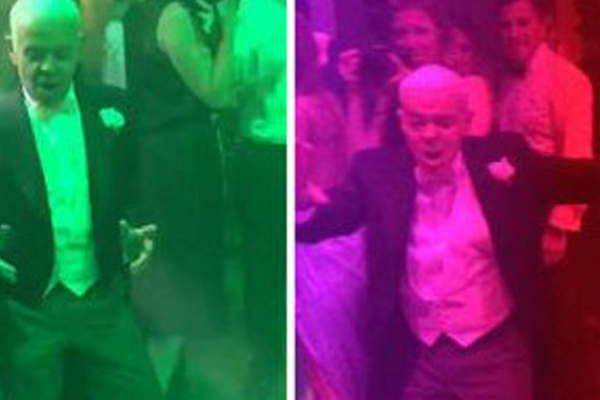 El ex juez Oyarbide  protagonizoacute una alocada coreografiacutea 