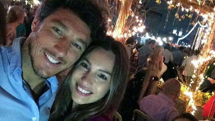 Pampita y Pico Moacutenaco enamorados en las redes sociales