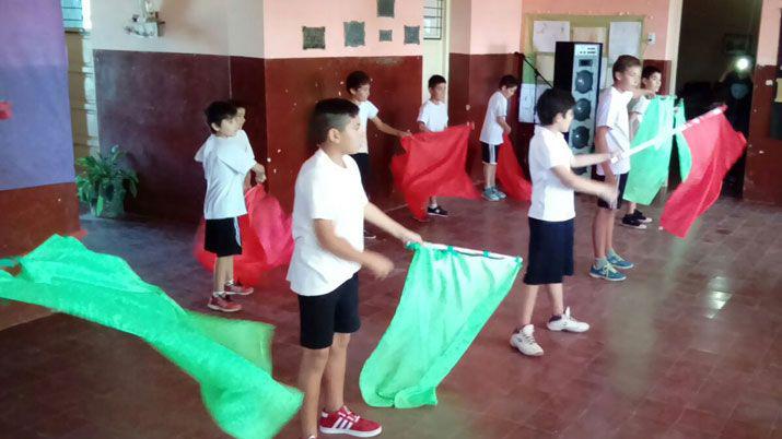 Exitosa muestra gimnaacutestica interinstitucional de escuelas choyanas
