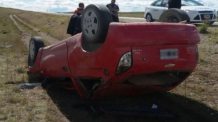 Joven madre muere en un violento vuelco