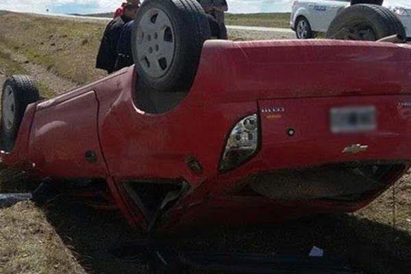 La esposa de un gendarme murioacute en el acto tras protagonizar un vuelco