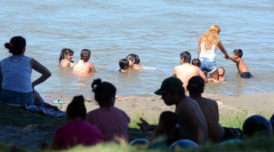 Anuncian un lunes caluroso con lluvias y humedad