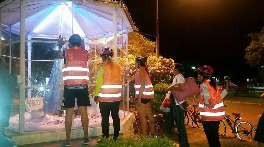 Un nuevo grupo de peregrinos partioacute esta madrugada hacia Catamarca