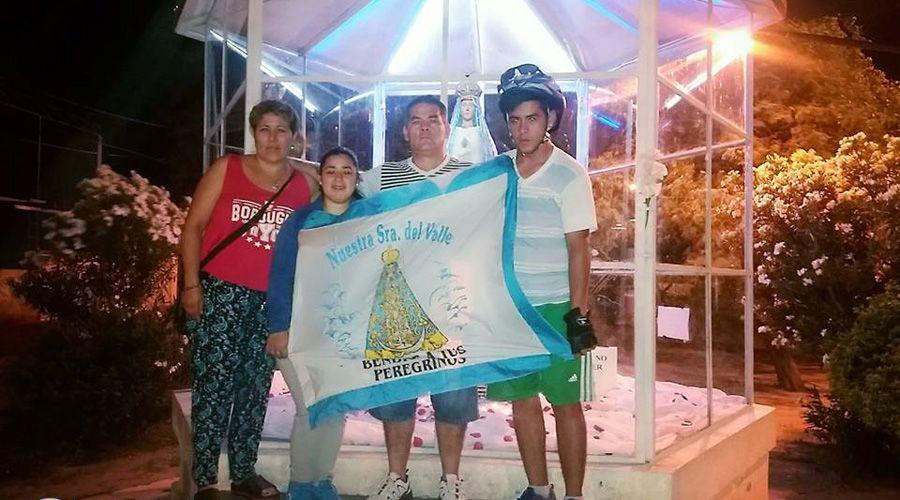 Un nuevo grupo de peregrinos partioacute esta madrugada hacia Catamarca