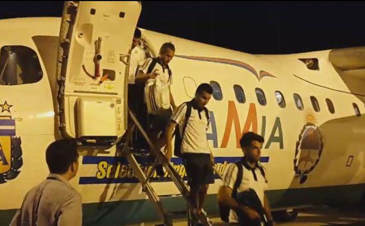 El avioacuten que llevoacute a la Seleccioacuten a Brasil estuvo a menos de 20 minutos de caerse