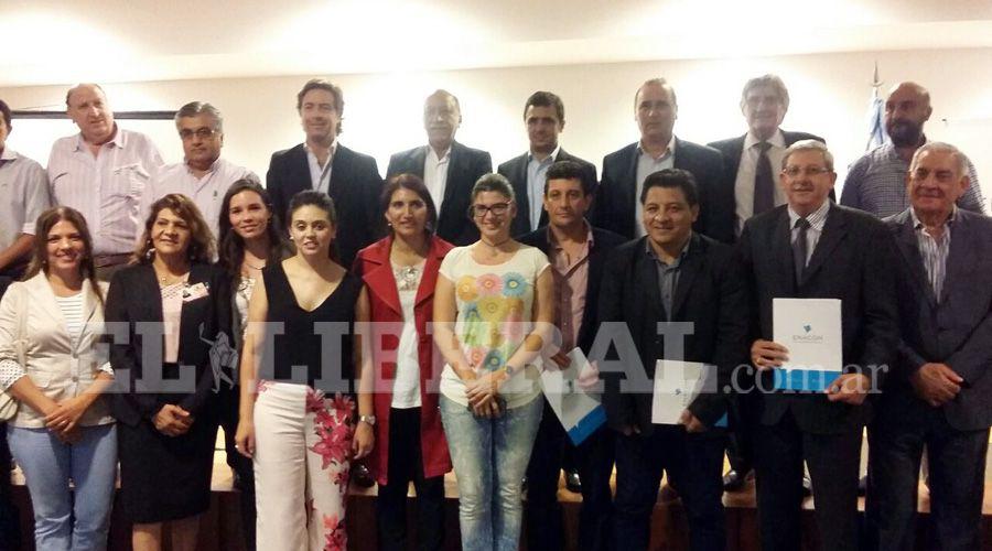 Los intendentes de Friacuteas y Suncho Corral firmaron convenio con Enacom