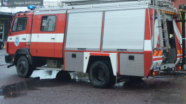 Se quemoacute una casa en el centro de la ciudad de La Banda