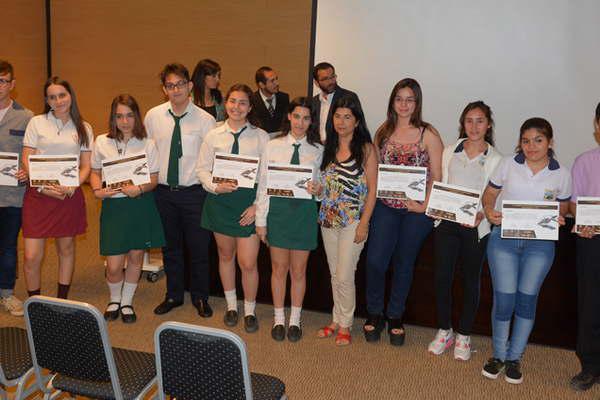 Entregaron premios del concurso de monografiacuteas sobre el Bicentenario 