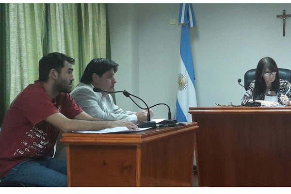 Wedi Rafael seguiraacute detenido por golpear a su ex