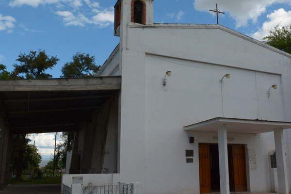La comunidad honra a Santa Luciacutea en su fiesta anual