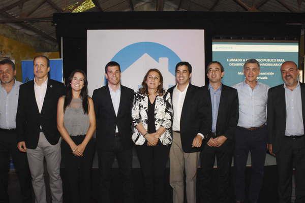 El Gobierno anuncioacute que en 2017 vuelve la posibilidad de construir viviendas a traveacutes del Procrear