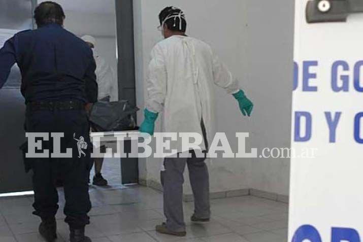 Los restos fueron trasladados a la morgue judicial del Hospital Independencia Foto archivo