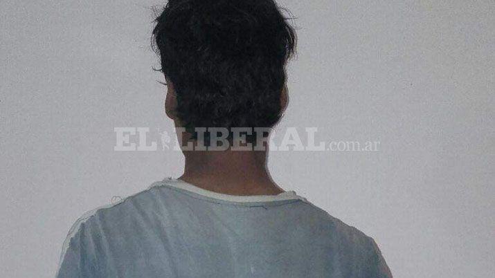 Desencajado jovencito amenazoacute con machete a sus vecinos