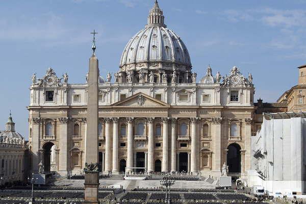 El Vaticano contra los sacerdotes que apoyen cultura gay