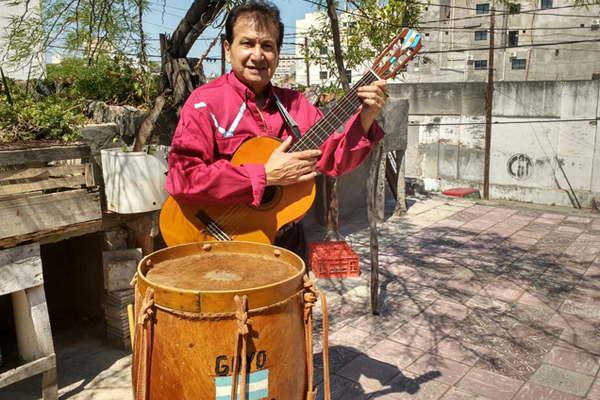 Un artista termense presentoacute su disco  Mi rancho en Palmas Redondas