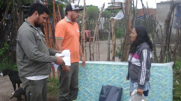 Defensa Civil asistioacute a 43 familias por las lluvias