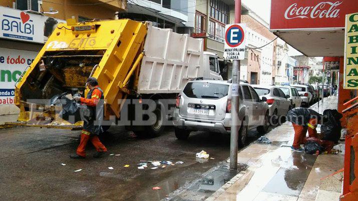 A pesar de la lluvia los residuos se levantan en ciudad Capital