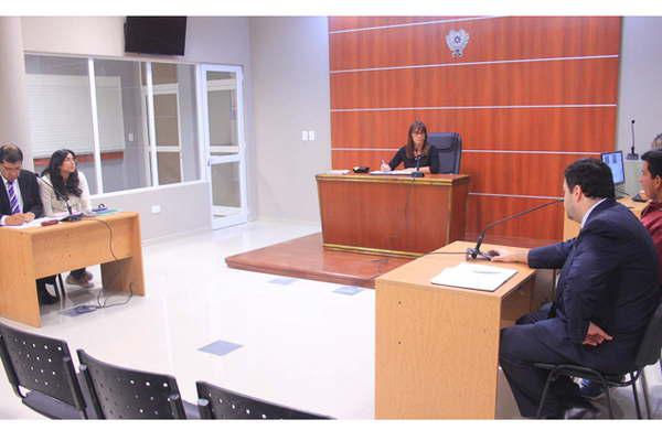 Escaacutendalo en Las Tinajas- eacutel golpeador y ella resuelta a suicidarse