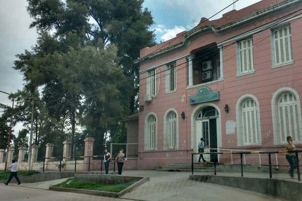 Carpintero colombiano fabuloacute el robo de muebles por 20000