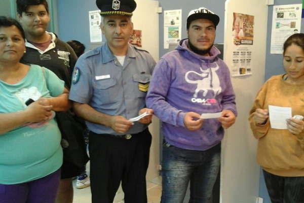 La Policiacutea Comunitaria de Las Termas realiza campantildea de prevencioacuten