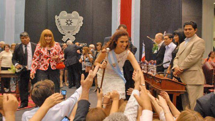 La gobernadora celebroacute en Facebook sus tres antildeos de gestioacuten