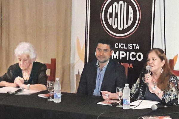Presentaron el libro Los chicos de Oliacutempico