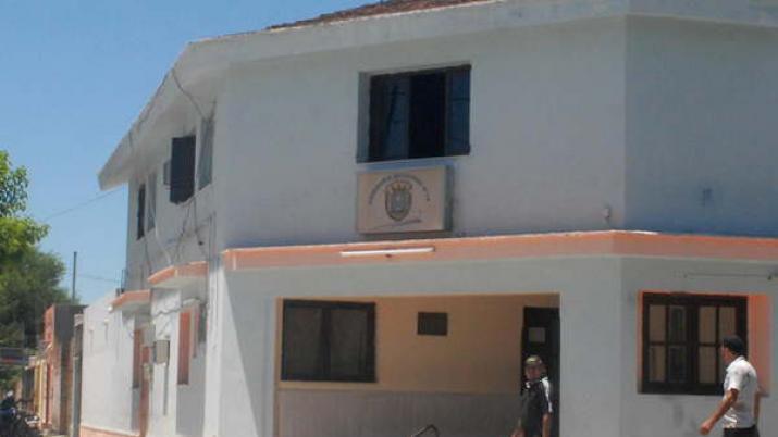 Fingioacute que se habiacutea accidentado y terminoacute asaltando a una pareja