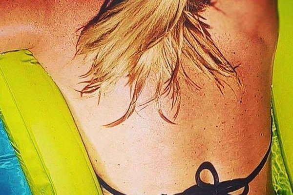 Deacutebora Plager en bikini