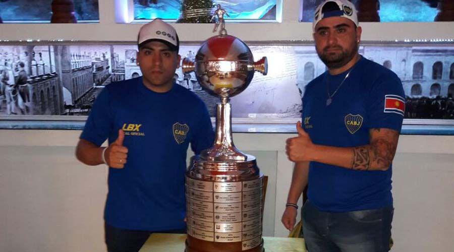 En La Banda festejaron el Diacutea del Hincha de Boca con las copas