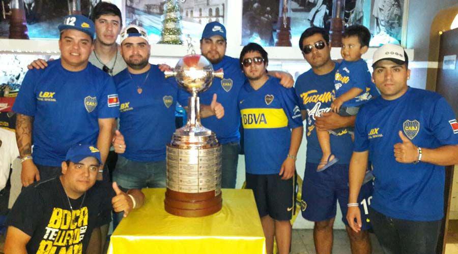 En La Banda festejaron el Diacutea del Hincha de Boca con las copas
