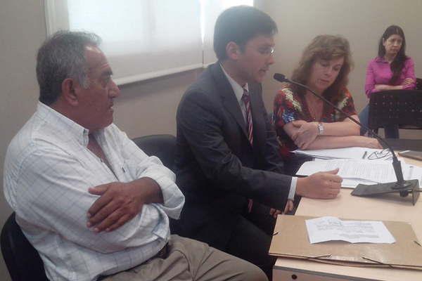 Excluyen de la casa a un jubilado por amenazar a  las dos hermanas con un hierro en Suncho Corral