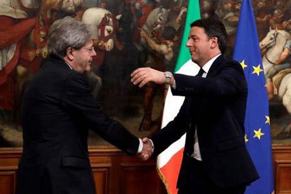El ex canciller Paolo Gentiloni juroacute como nuevo primer ministro de Italia